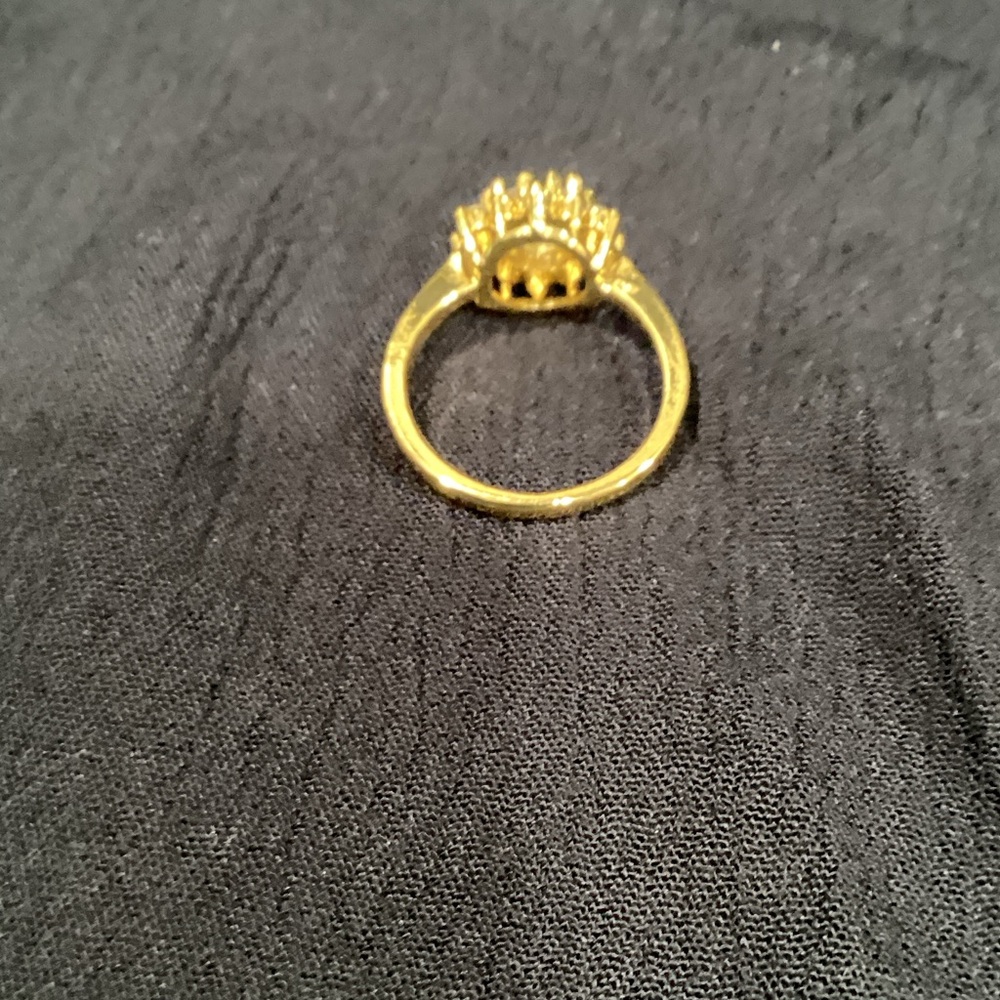 Elegant Gold and Silver Women's Ring. 1-D - Picture 3 of 4